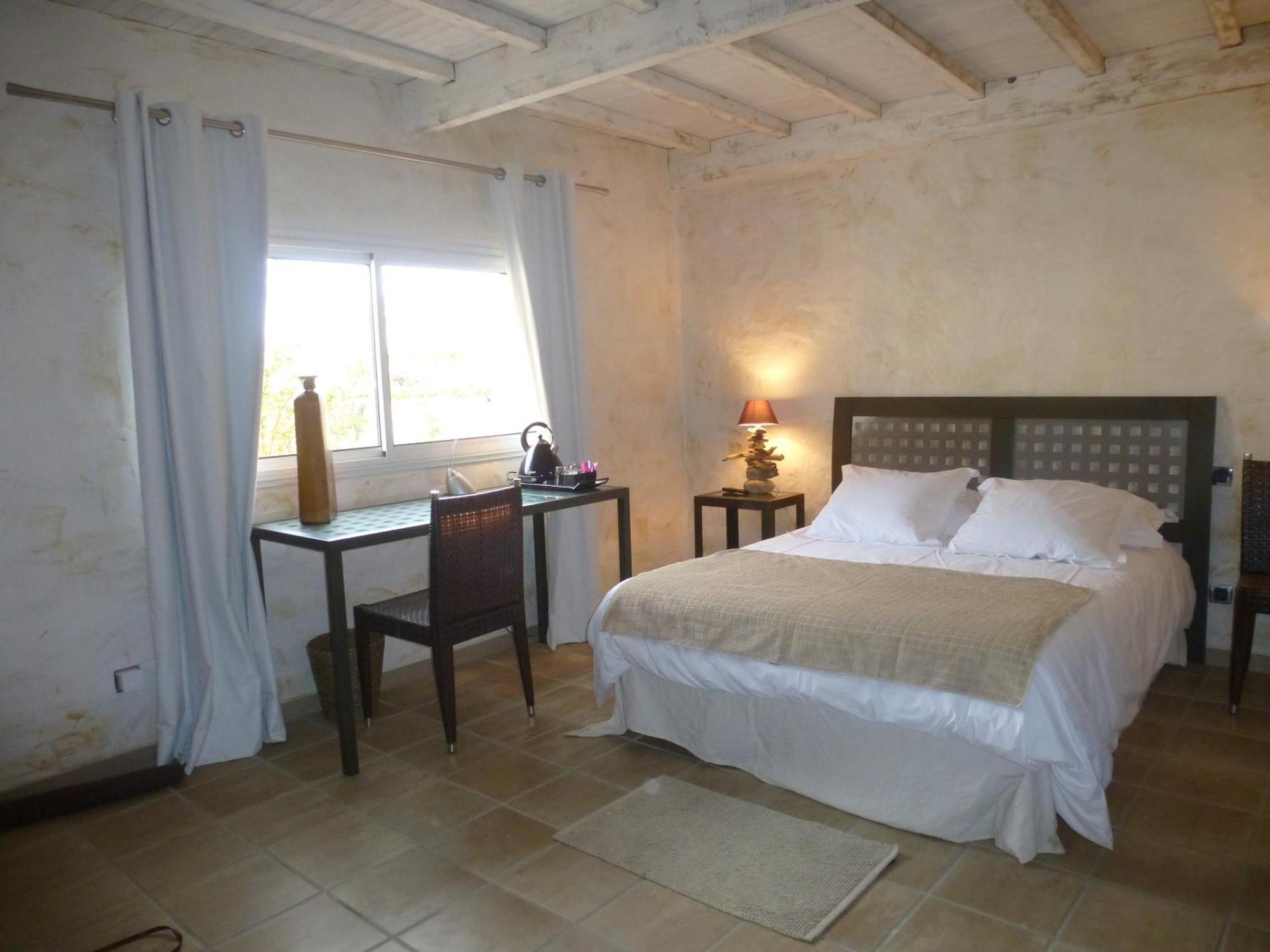 Hotel La Casa Nert Millas Exteriér fotografie